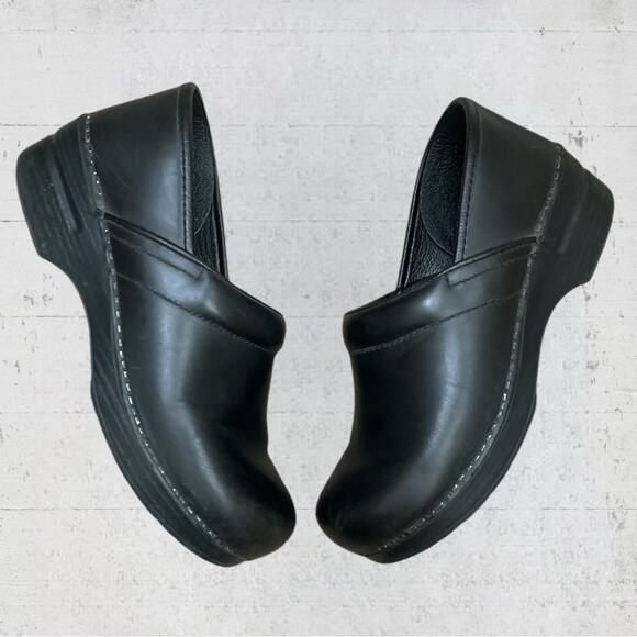 Dansko Professional Black Oiled Clogs Size EU 40 US 9.5-10 - Picture 1 of 11